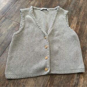 Abercrombie & Fitch The A&F Mara Button-Up Sweater Vest